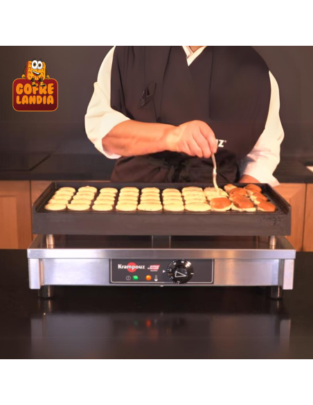 Aparato para poffertjes Krampouz: cocina 50 minipancakes, compacto y fácil.
